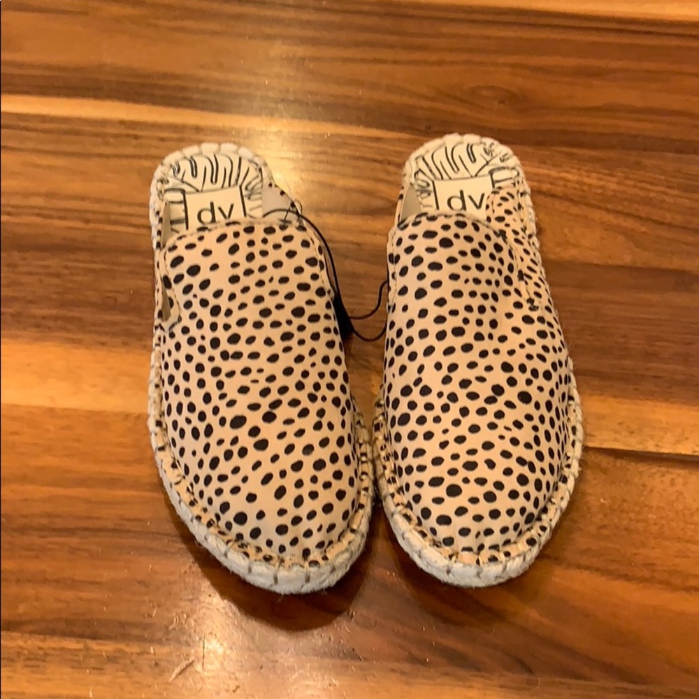DV leopard slip on flats. New with tags